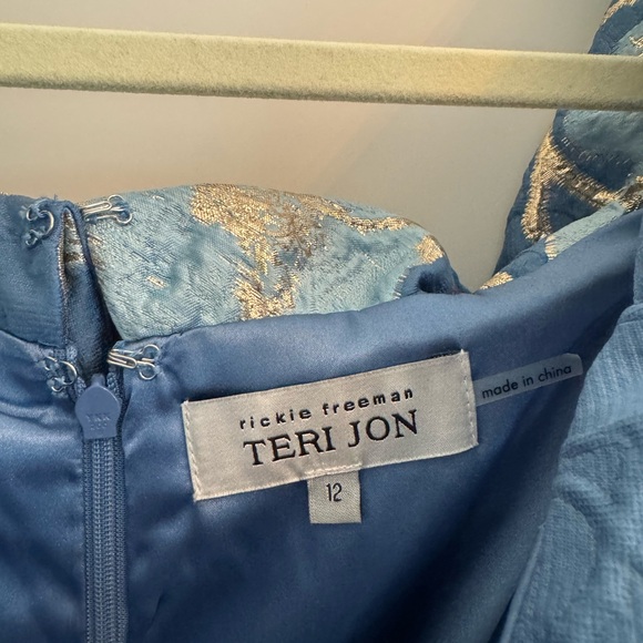 Teri Jon Blue Bateau Neck Cap Sleeve Gown - Picture 6 of 11